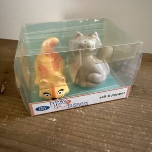 New In Box Boston Warehouse Salt And Pepper Set Cats Frisky Business